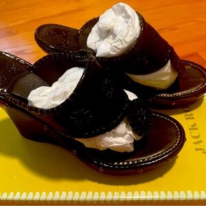 BRAND NEW. ***Jack, Rogers, all leather clogs black size 7